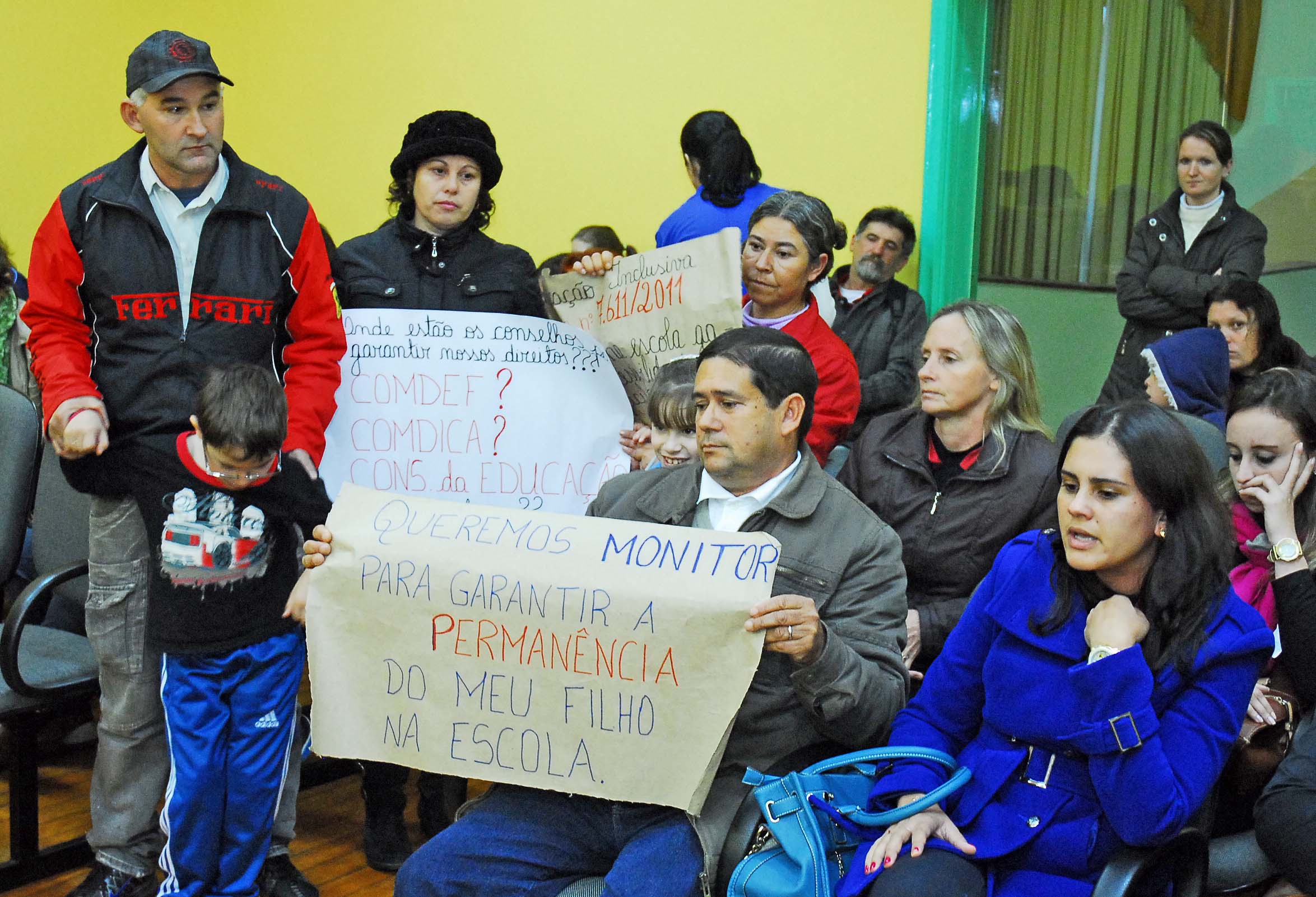 Inclusão na rede de ensino municipal foi tema de audiência