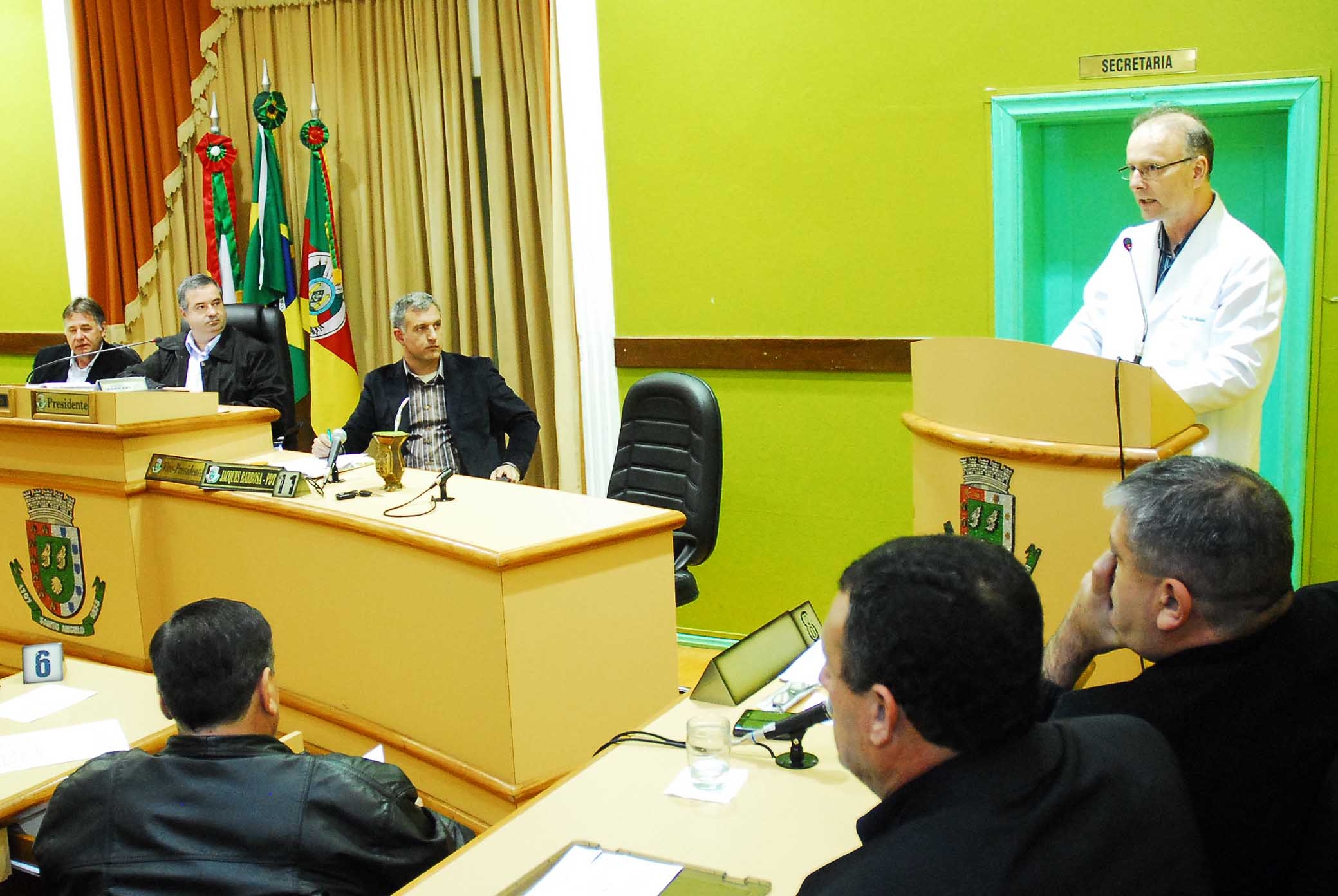Legislativo encaminhará moção de repúdio à proposta de importar médicos estrangeiros sem revalidação