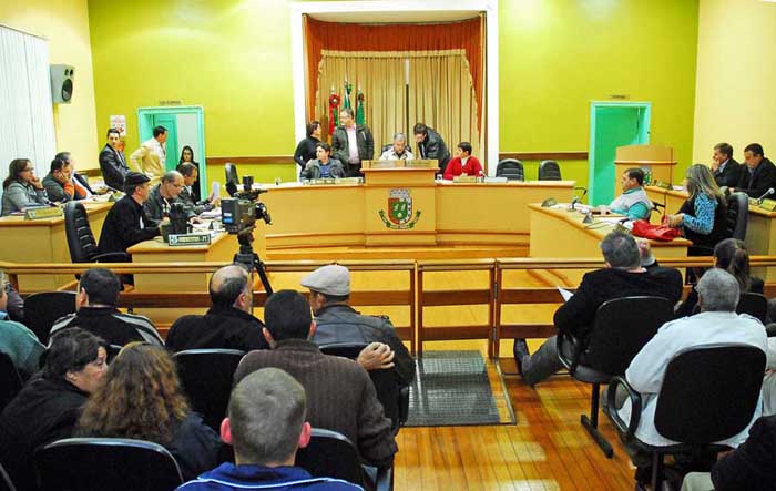 Câmara aprova a contratação de médicos e auxiliar de enfermagem