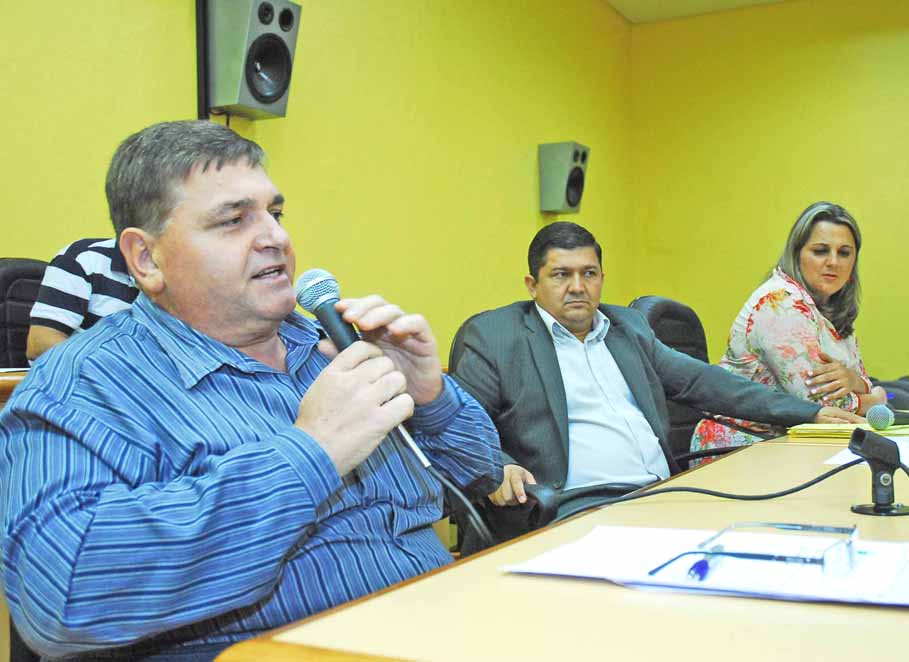 Câmara derruba veto ao projeto que pune atos lesivos à limpeza pública