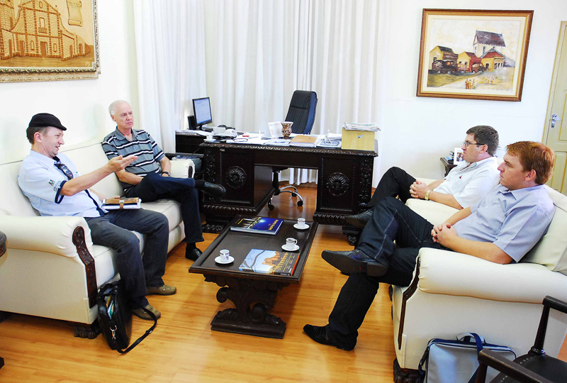 Presidente do Legislativo articula oferta de curso para habilitação de balseiros