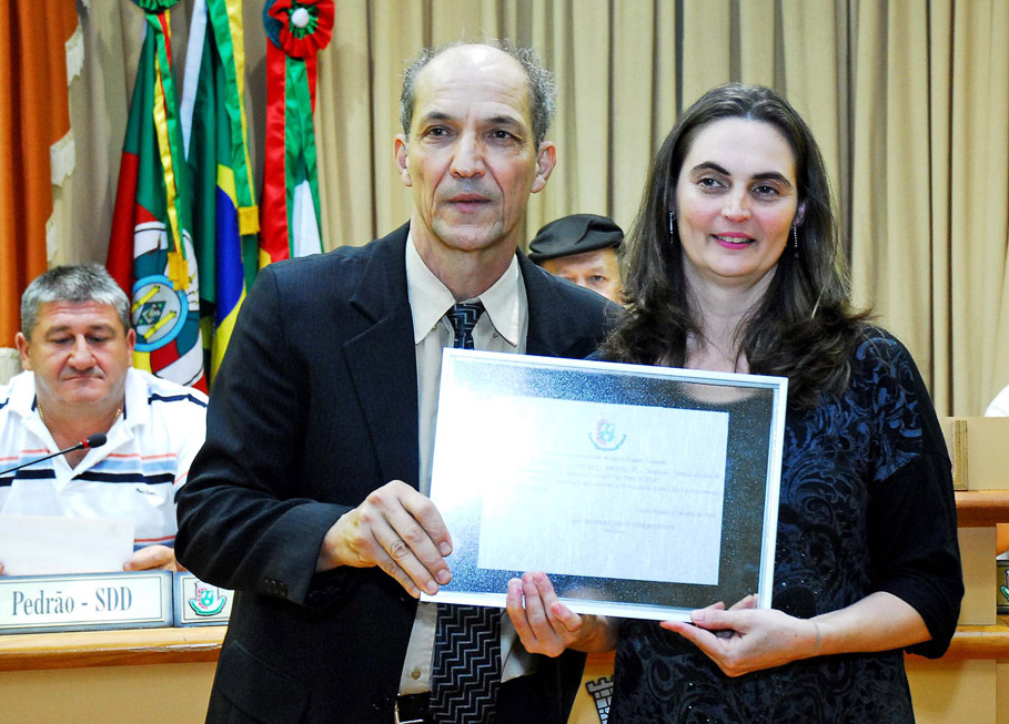 Câmara outorga Título de Artesã do Ano de 2013