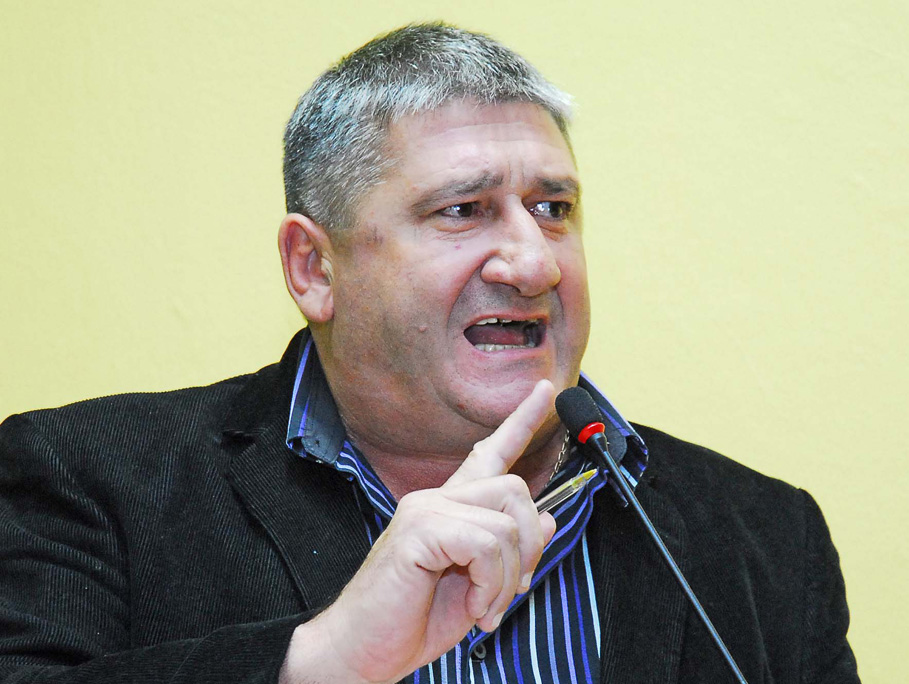 Vereador Pedrão levanta questionamentos referentes ao contrato firmado entre o município e CORSAN