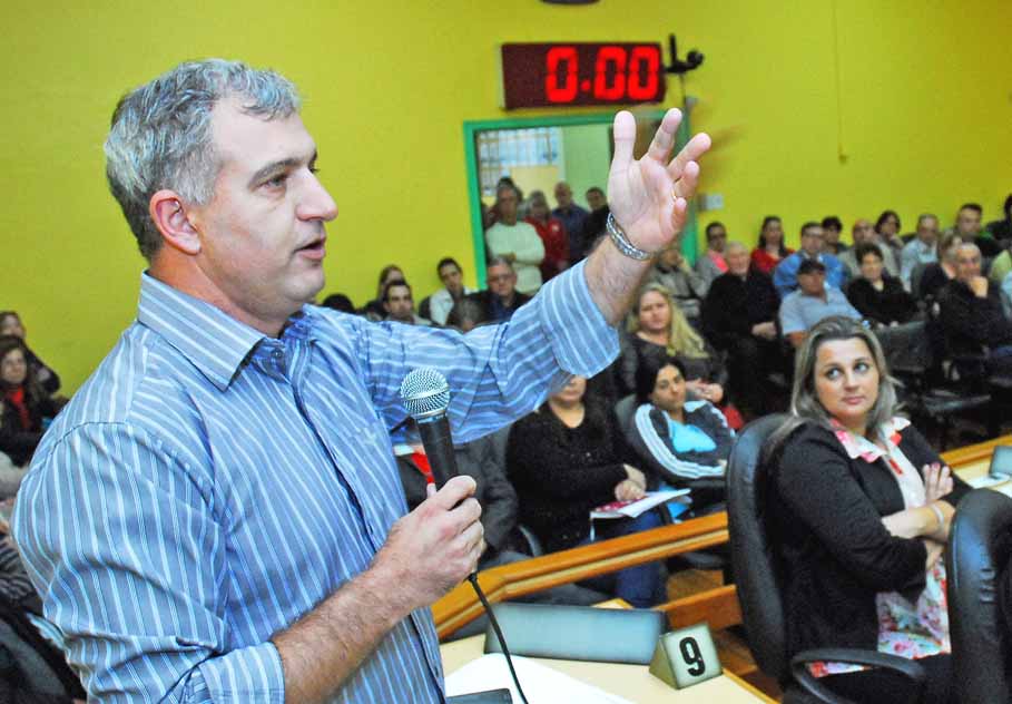 Transporte Escolar: Vereador Jacques Barbosa solicita extensão do serviço até o núcleo comunitário da Linha Paraíso.