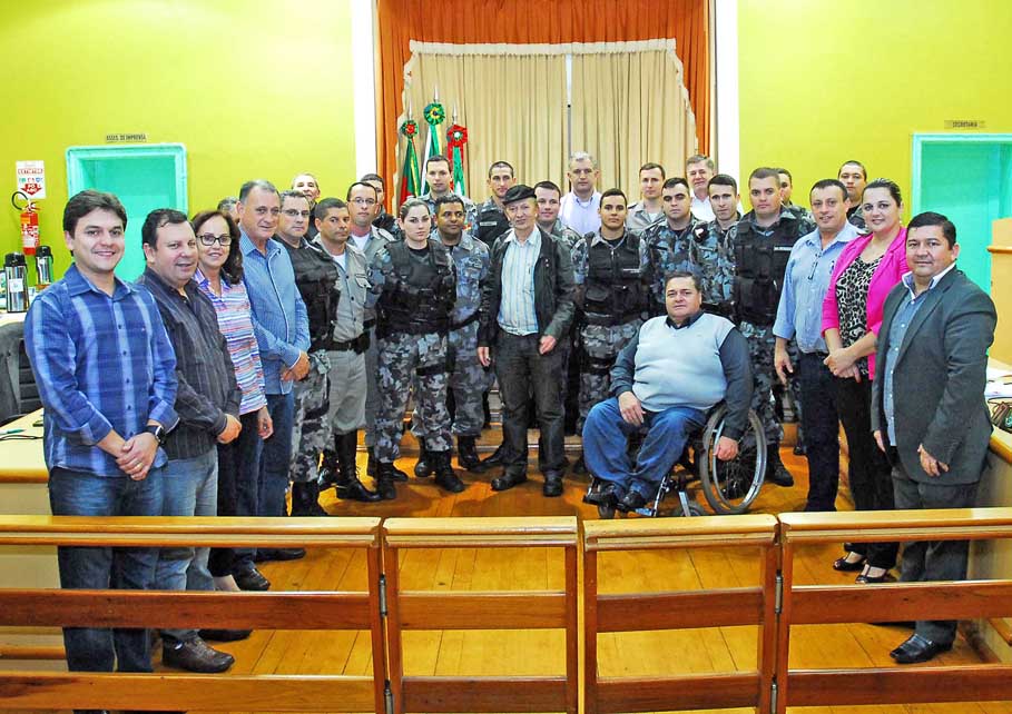 Sessão no Legislativo Municipal contou com a presença de PMs que irão atuar em Porto Alegre durante a Copa do Mundo