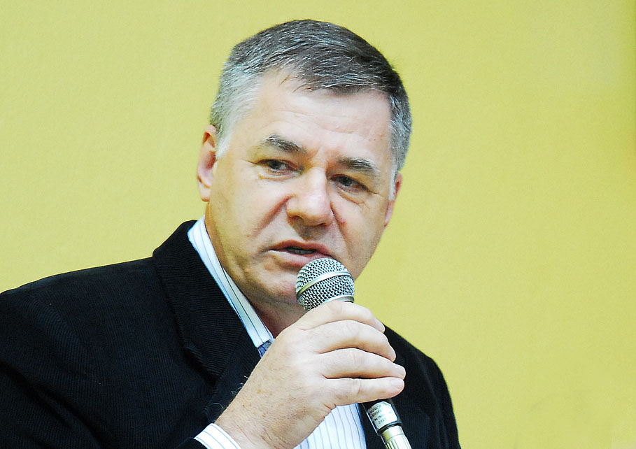 Arlindo Diel apresenta pedidos de informações:
