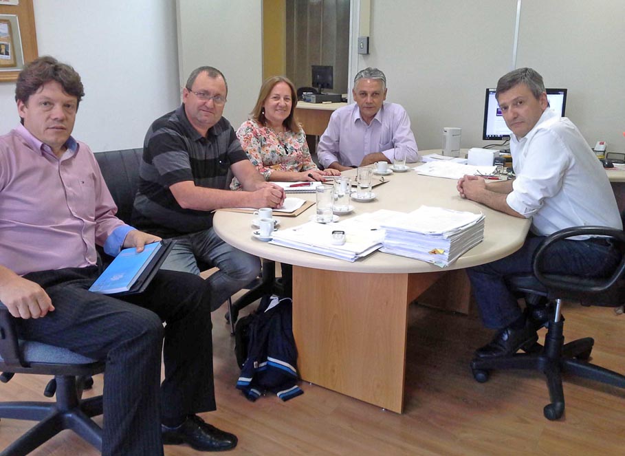 Vereador Corazza discute projetos com Secretários Estaduais de Administração e Planejamento