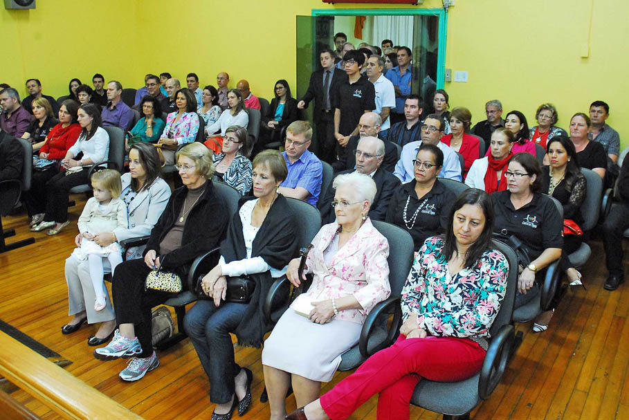 Defensor Público Waldemar Menchik Júnior recebe título de Cidadão Honorário de Santo Ângelo