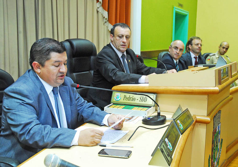 Defensor Público Waldemar Menchik Júnior recebe título de Cidadão Honorário de Santo Ângelo