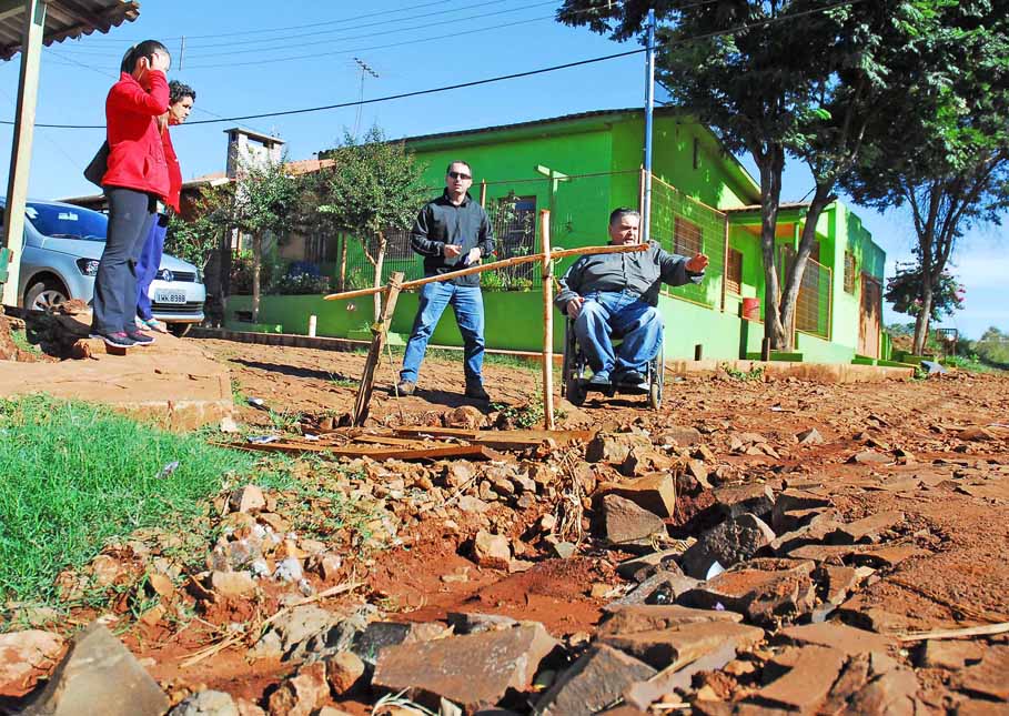 Moradores dos Bairros Nova e Vera Cruz solicitam providências ao vereador Lauri Juliani 