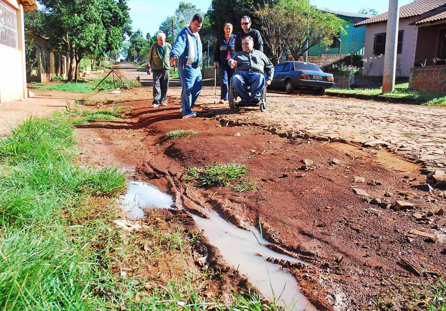 Moradores dos Bairros Nova e Vera Cruz solicitam providências ao vereador Lauri Juliani 
