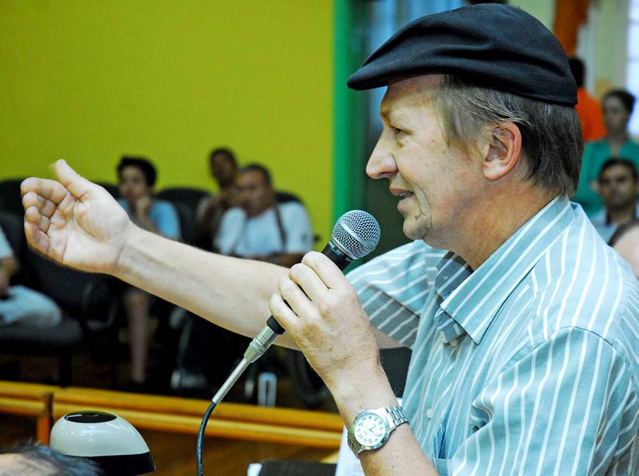 Vereador Diomar convida Prefeito de Bagé para apresentação de ações voltadas ao bem-estar animal.