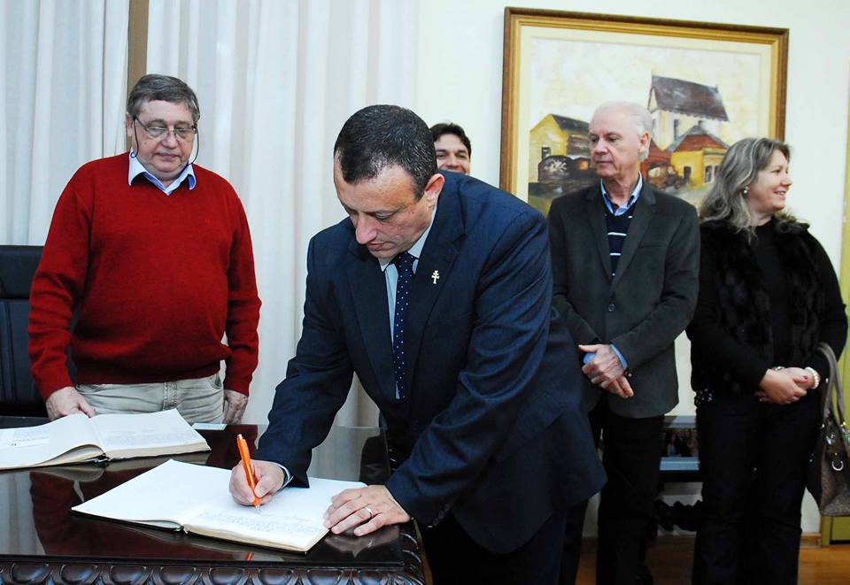 Nader Awad assume, interinamente, o cargo de Prefeito de Santo Ângelo.