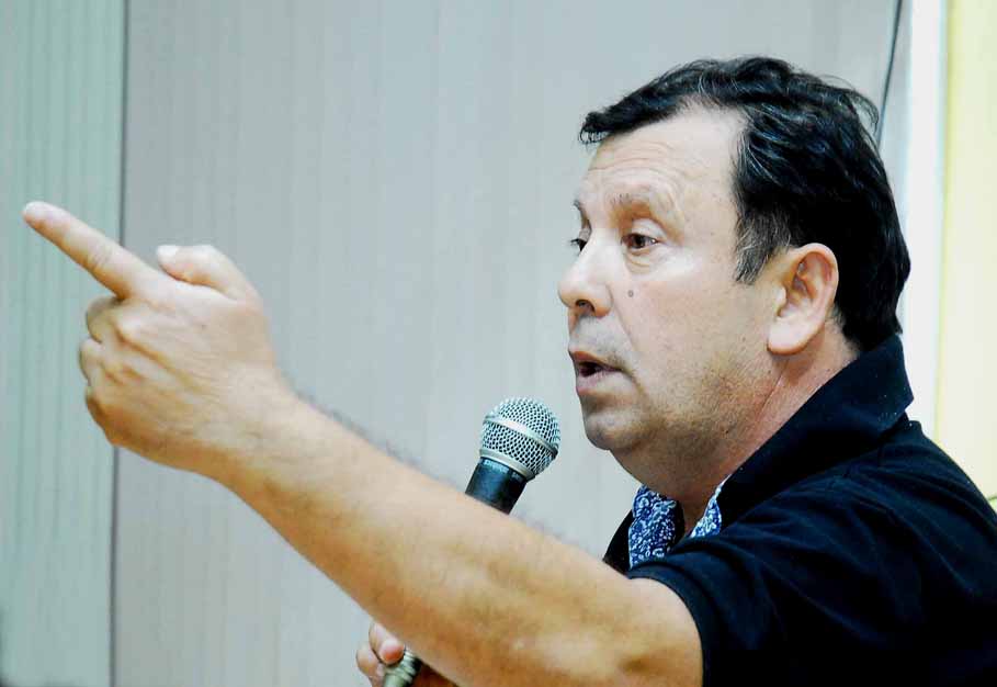 Vereador Vando protocola denuncia referente à péssima qualidade do material utilizado para o recapeamento da ERS 344