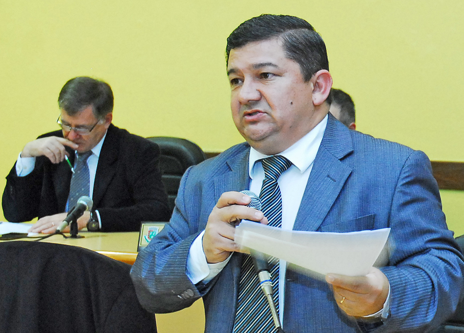 Vereador Everaldo de Oliveira solicita instalação de faixa elevada nas proximidades do bairro José Alcebíades