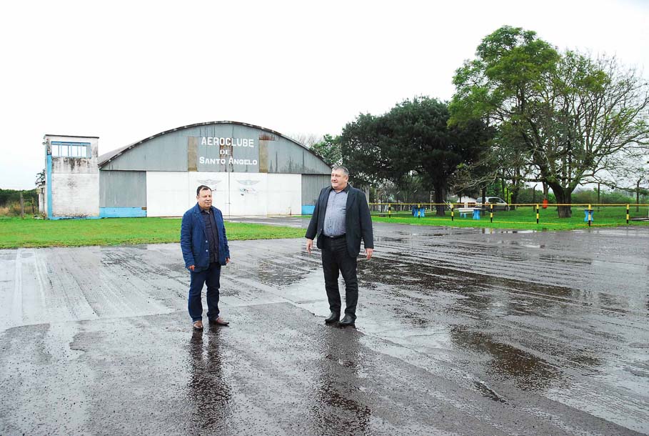 Legislativo Municipal preocupado com a retirada repentina de máquinas e equipamentos que dariam início a retomada das obras do aeroporto regional