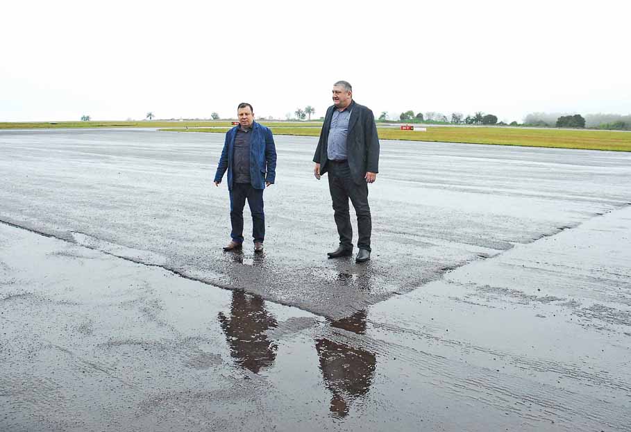 Legislativo Municipal preocupado com a retirada repentina de máquinas e equipamentos que dariam início a retomada das obras do aeroporto regional