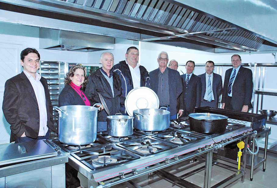 Legislativo participa da inauguração da cozinha e refeitório do HSA