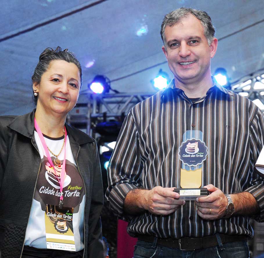 Vereadores são homenageados durante solenidade de abertura do 10º Festival Cidade das Tortas
