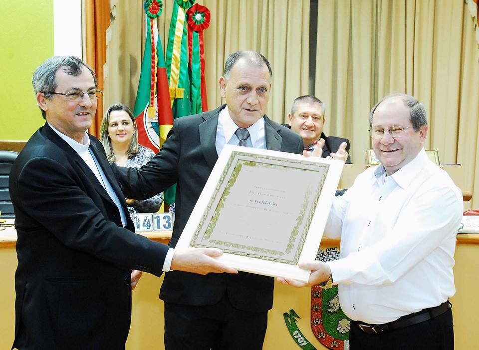 Câmara concede título de cidadão honorário ao Padre Rosalvo Frey