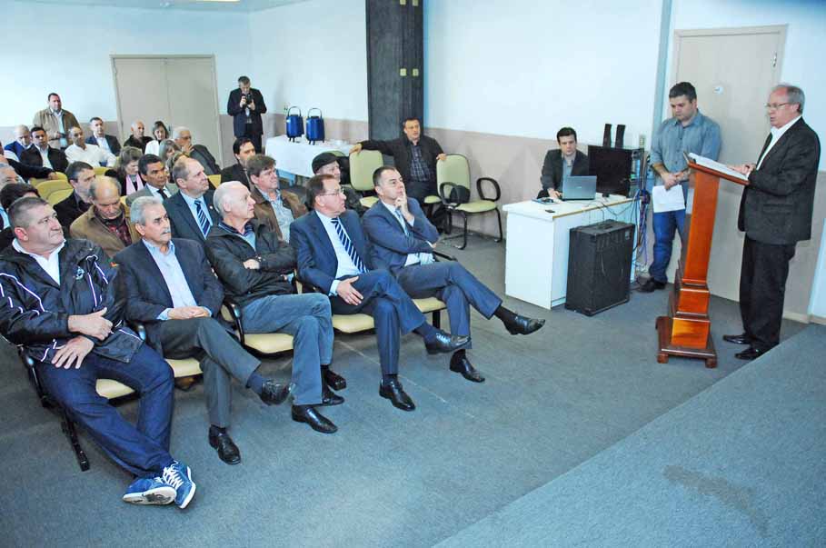 Legislativo participa da inauguração da cozinha e refeitório do HSA