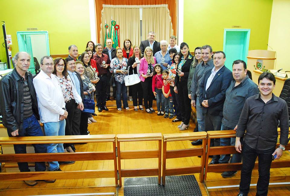 Legislativo realiza sessão para entrega da Medalha Mérito Funcional 