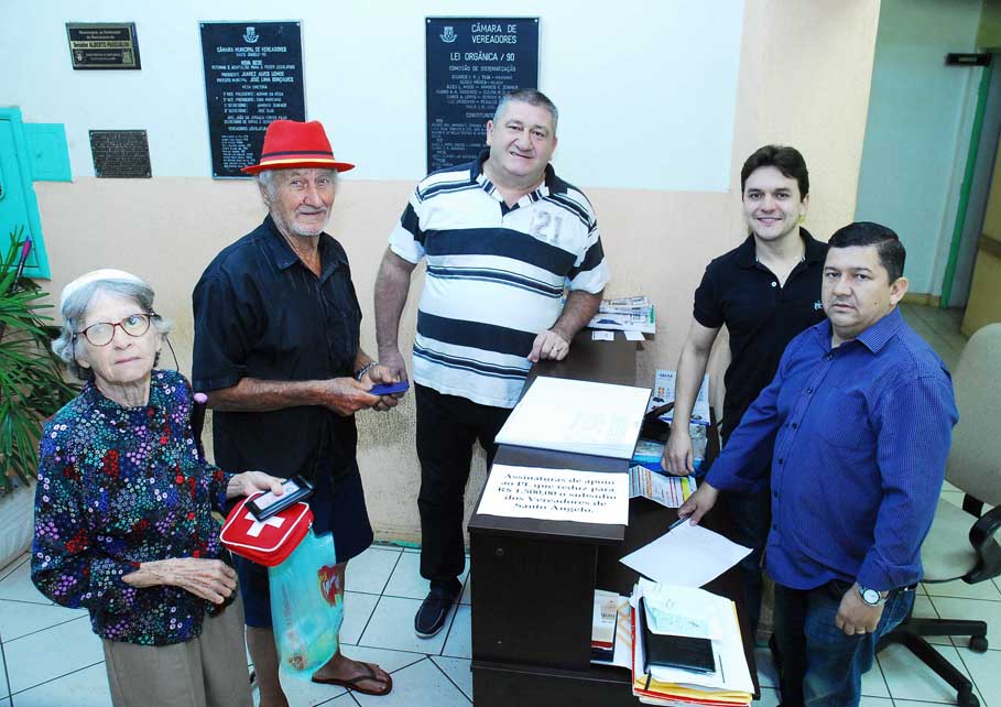 Vereador Pedrão apresenta projeto que reduz para R$ 1.500 o subsídio de vereadores
