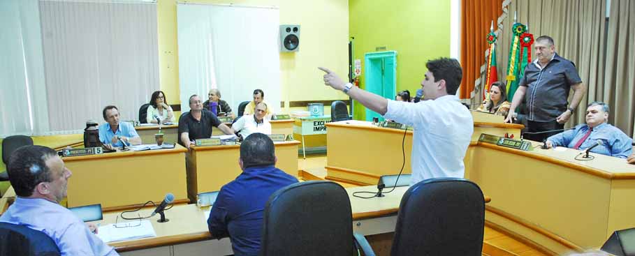 Aprovada iniciativa que  possibilitará melhorias na Praça Leônidas Ribas