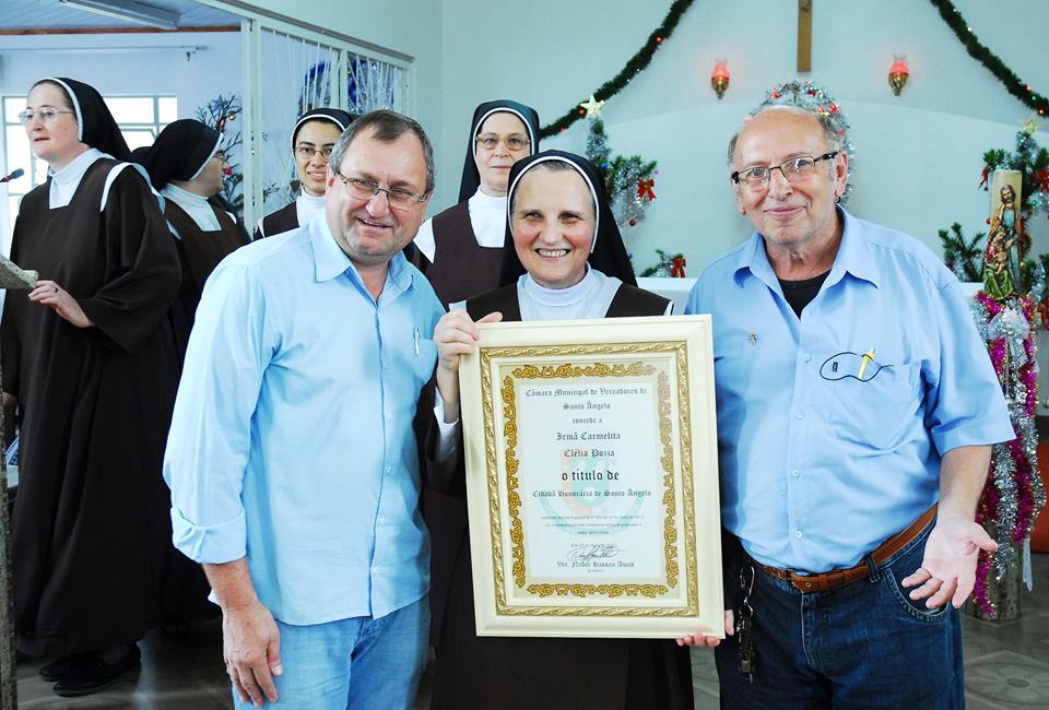 Legislativo concede título de Cidadã Honorária à Irmã Paula do Bom Pastor.