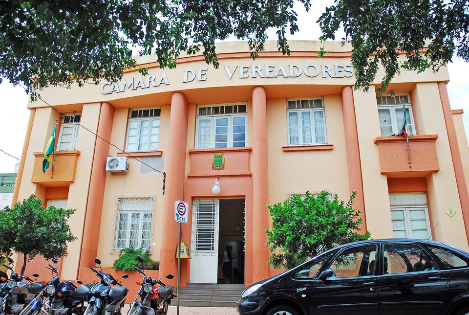 Horário diferenciado amanhã, dia 31, véspera de feriado.