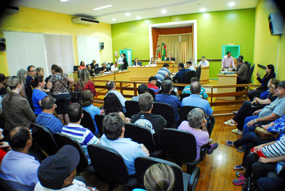 Rejeitado projeto que viabilizaria financiamento para o pagamento do 13º salário do funcionalismo 