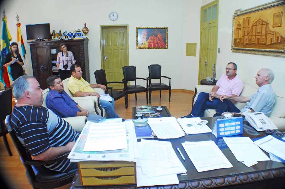 Mesa Diretora faz primeira visita oficial ao prefeito