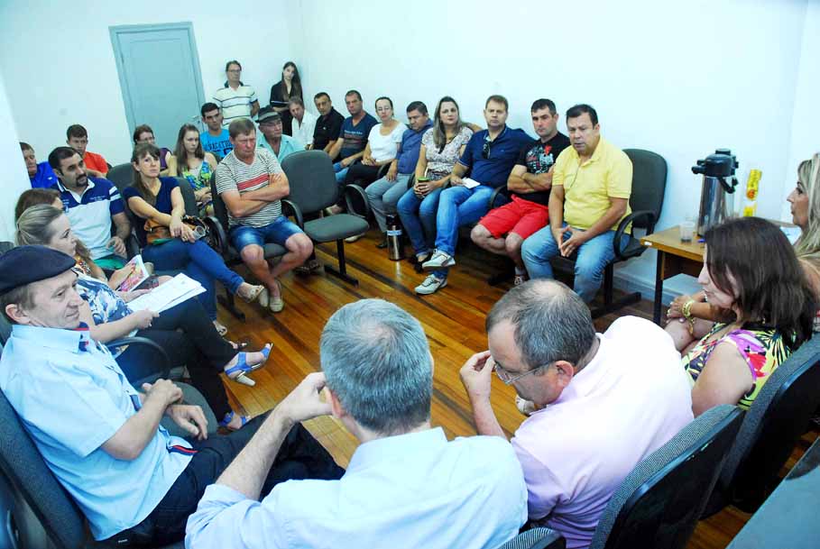 Câmara articula ações pela viabilização do serviço de transporte aos acadêmicos do interior do município