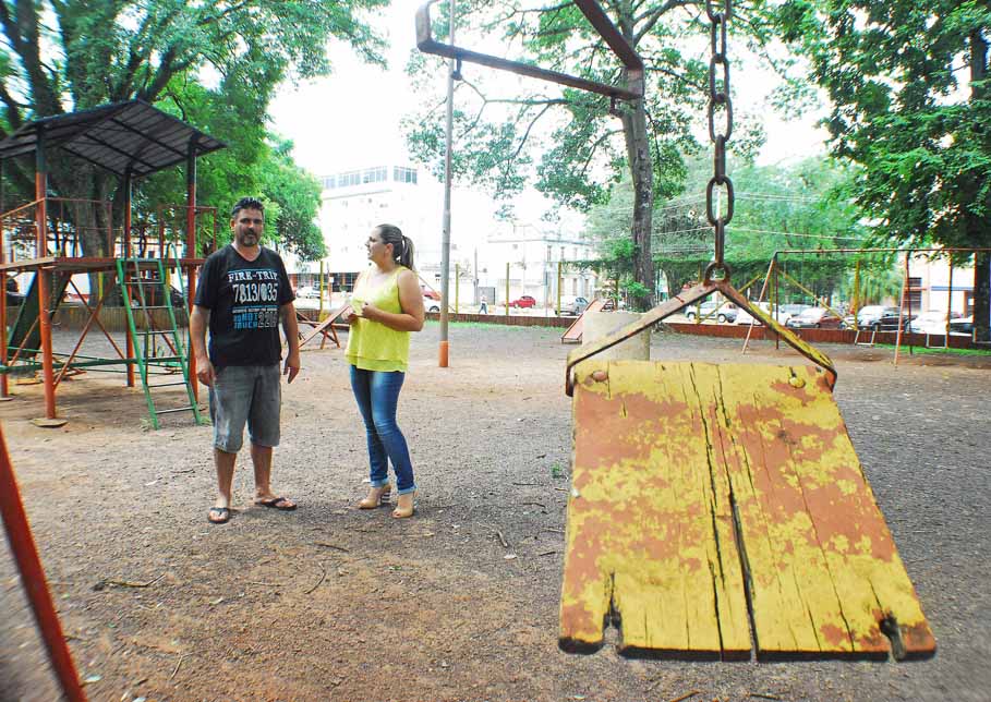 Vereadora Jacqueline Possebom  denuncia abandono de espaço público
