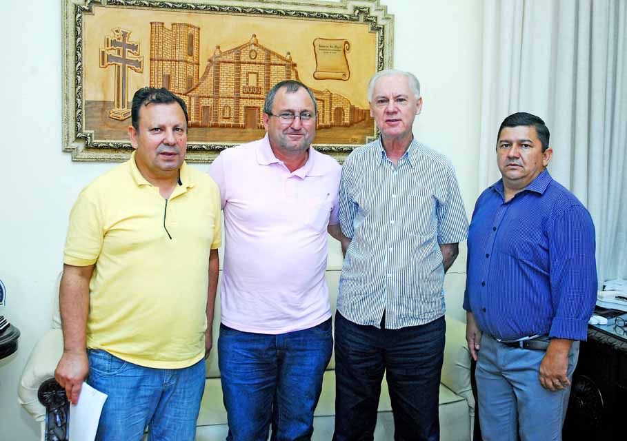 Mesa Diretora faz primeira visita oficial ao prefeito