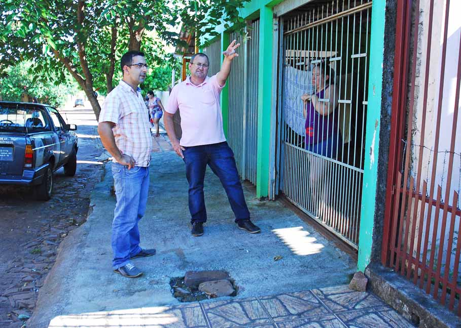 Vereadores visitam Bairros e cobram providências do Executivo e da Corsan