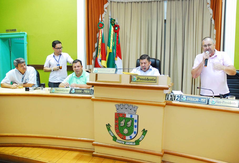 Vereadores aprovam contratação de profissionais para implantação do Programa Federal Esporte e Lazer da Cidade - PELC