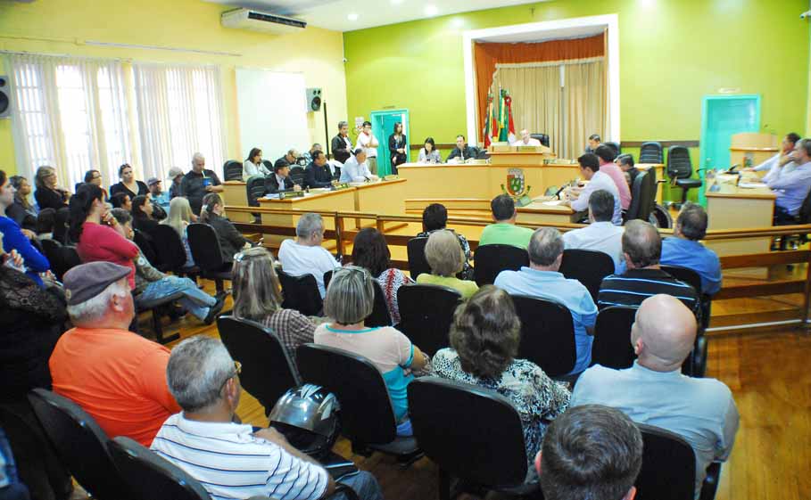 Até o final do expediente desta quarta-feira, Executivo não protocolou Projeto de Reposição Salarial 