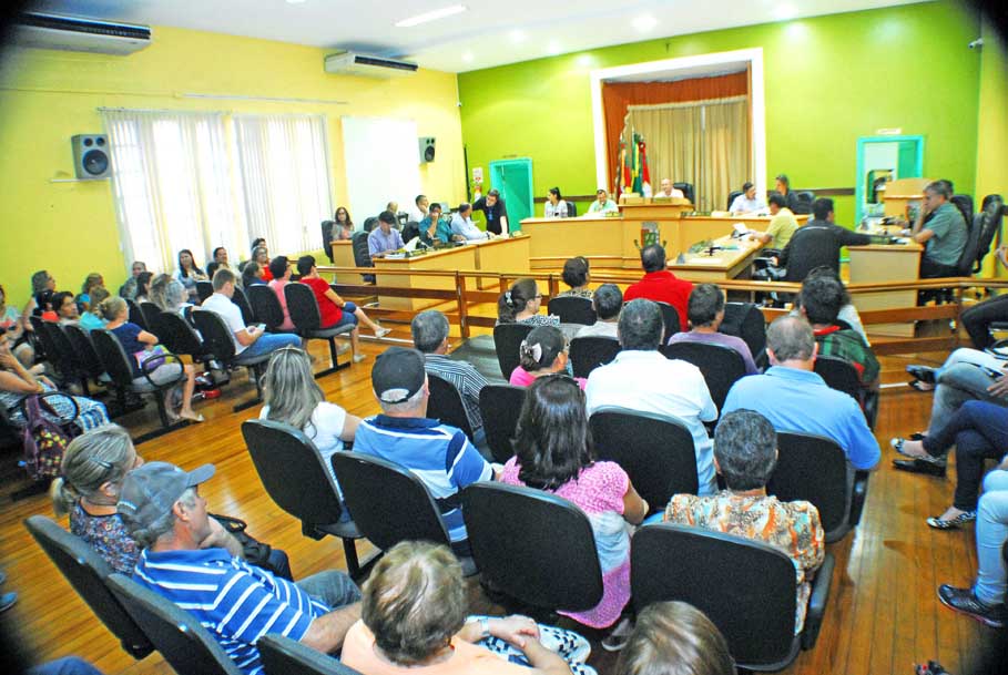 Vereadores aprovam contratação de profissionais para implantação do Programa Federal Esporte e Lazer da Cidade - PELC