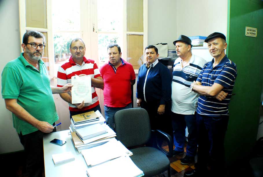Câmara  economiza R$ 300 mil em três meses. 