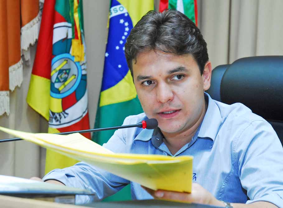 Vereador Vinícius Makvitz propõe implantação da lei da Ficha Limpa Municipal