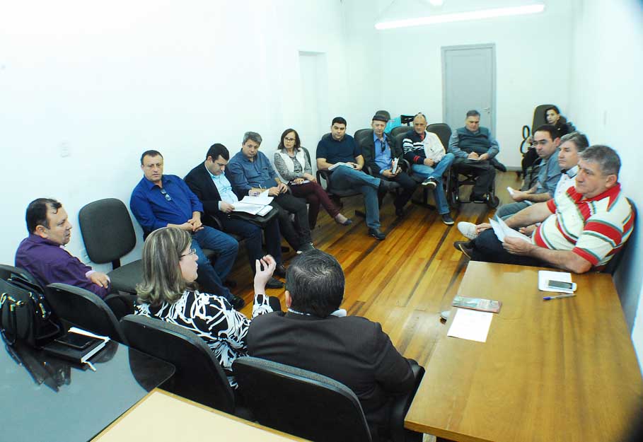 Vereadores participam de reunião com representantes da Corsan e do Ministério Público Estadual