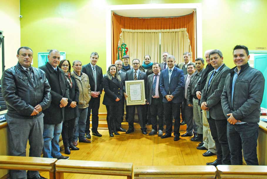 Desembargador Ícaro Carvalho de Bem Osório recebe título de Cidadão Honorário do município de Santo Ângelo