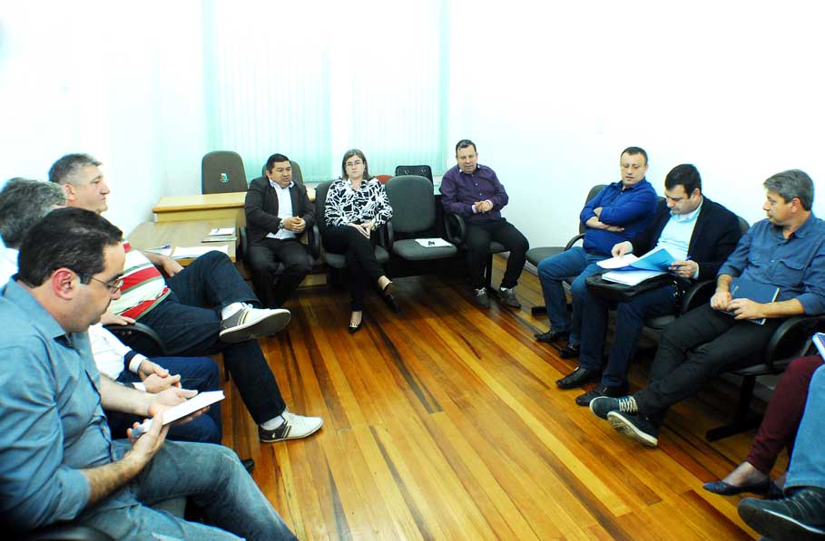 Vereadores participam de reunião com representantes da Corsan e do Ministério Público Estadual