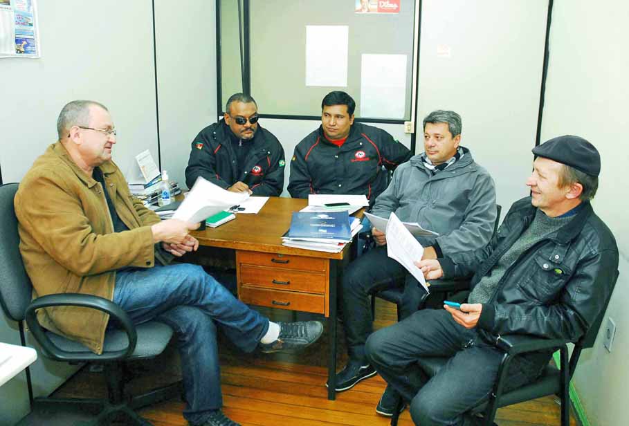 Vereadores buscam sanção do Projeto que torna obrigatório o serviço de vigilância armada nas Instituições financeiras do município