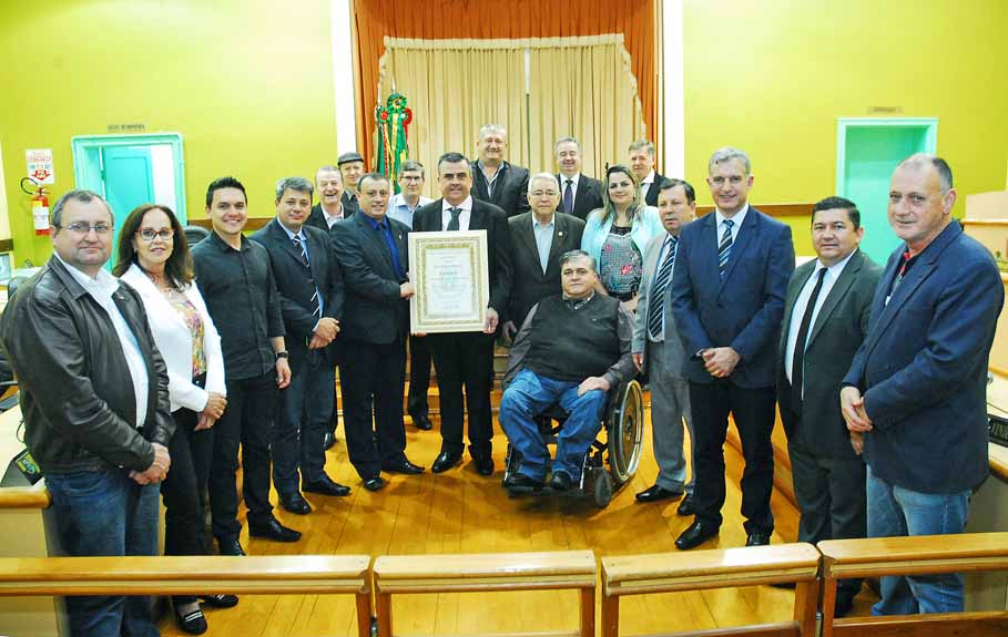 Poder Legislativo confere título de Cidadania Honorária ao médico cirurgião José Novicki Mustafá