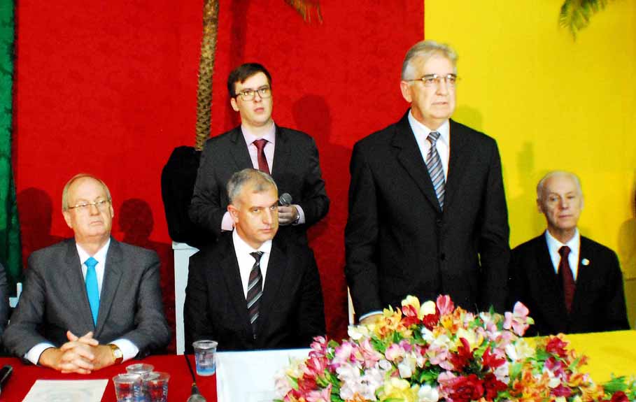 Adolar Queiroz é eleito presidente da Câmara de Vereadores de Santo Ângelo