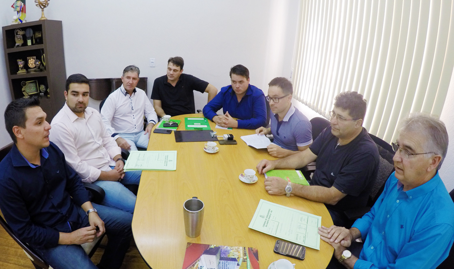 Vereadores  aprovam decreto que reduz e limita gastos com diárias