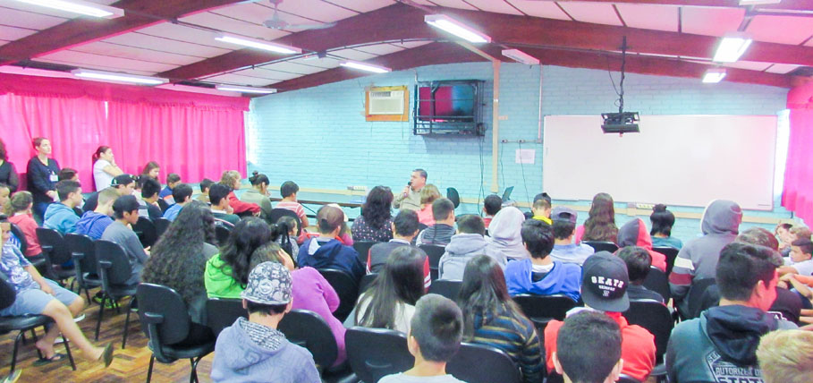 Superação e inclusão foram os temas da palestra do vereador Lauri Juliani na  Escola Madre Catarina Lépori