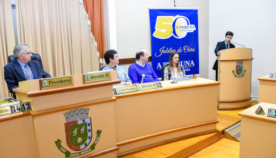 Legislativo realiza sessão solene alusiva aos 50 anos do Jornal A Tribuna Regional 